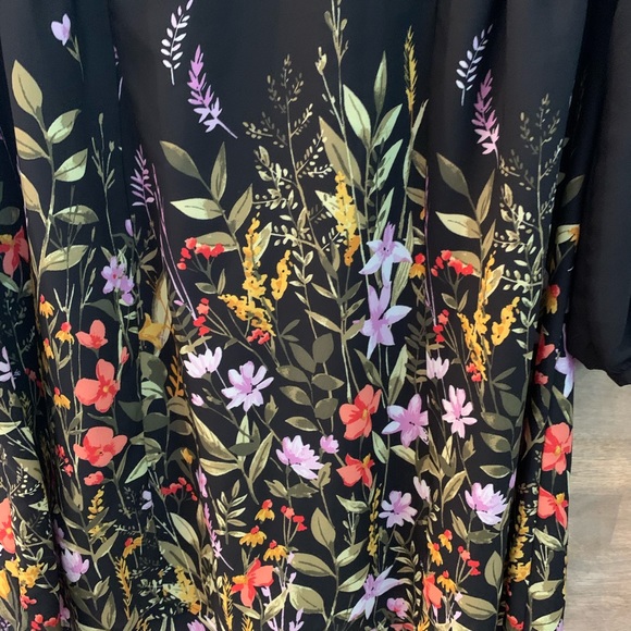 🌸4/25🌸 Old Navy Black Floral Dress - Picture 4 of 5